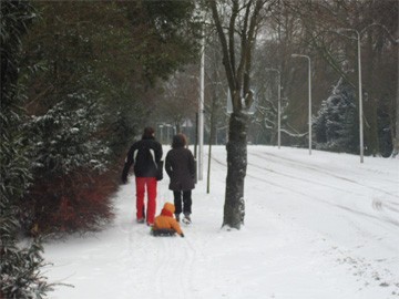 sleetje rijden met pappa en mamma