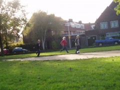 voetballen in het park