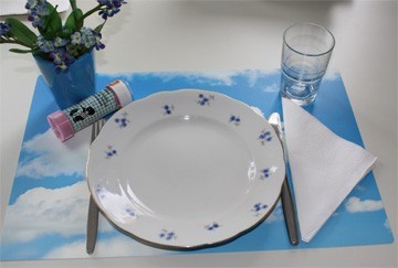 hemelvaart ontbijttafel vergeet-me-nietjes-servies