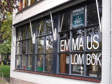 Emmaus van buiten Emmaus van buiten