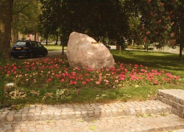 oorlogsmonument bij rosarium Utrecht,