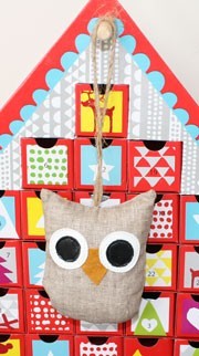 KinD-Adventshuisje-detail-uil-+ophanging KinD-Adventshuisje-detail-uil-+ophanging