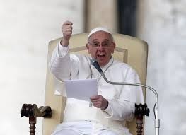 Paus Fransiscus houdt een toespraak