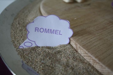 detail rommel bij houten hart