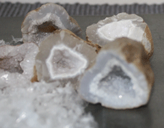 Kijktafel met uitltje detail geodes IMG 0002